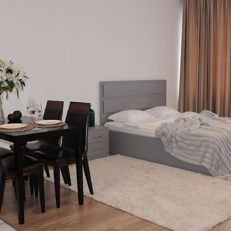 Cozy Home Exclusive Time Алма Ата Екстериор снимка